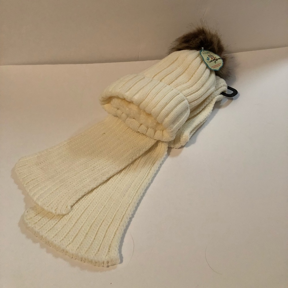 Kids Scarf and Hat Combo (can fit adults)
